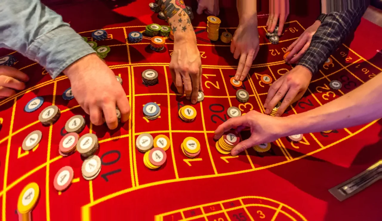 Как формируются рейтинги онлайн-казино: метрики и манипуляции